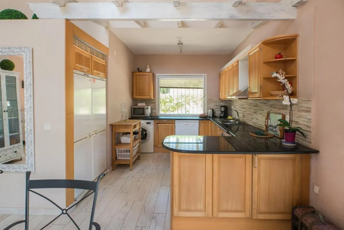 Beautiful, Spacious Townhouse With Lovely Views Ситио-де-Калаонда Дом отдыха